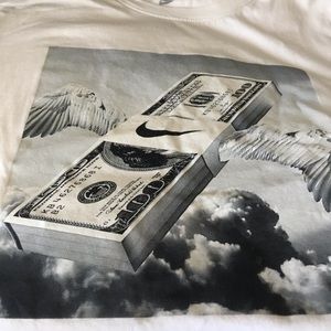 Men’s Nike XL Extra large shirt in new condition